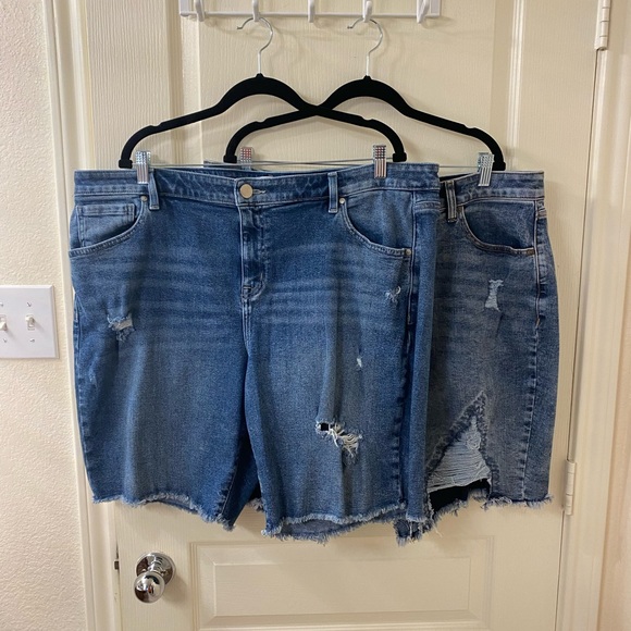 Lane Bryant Size 18 Distressed Denim Shorts - Picture 4 of 5